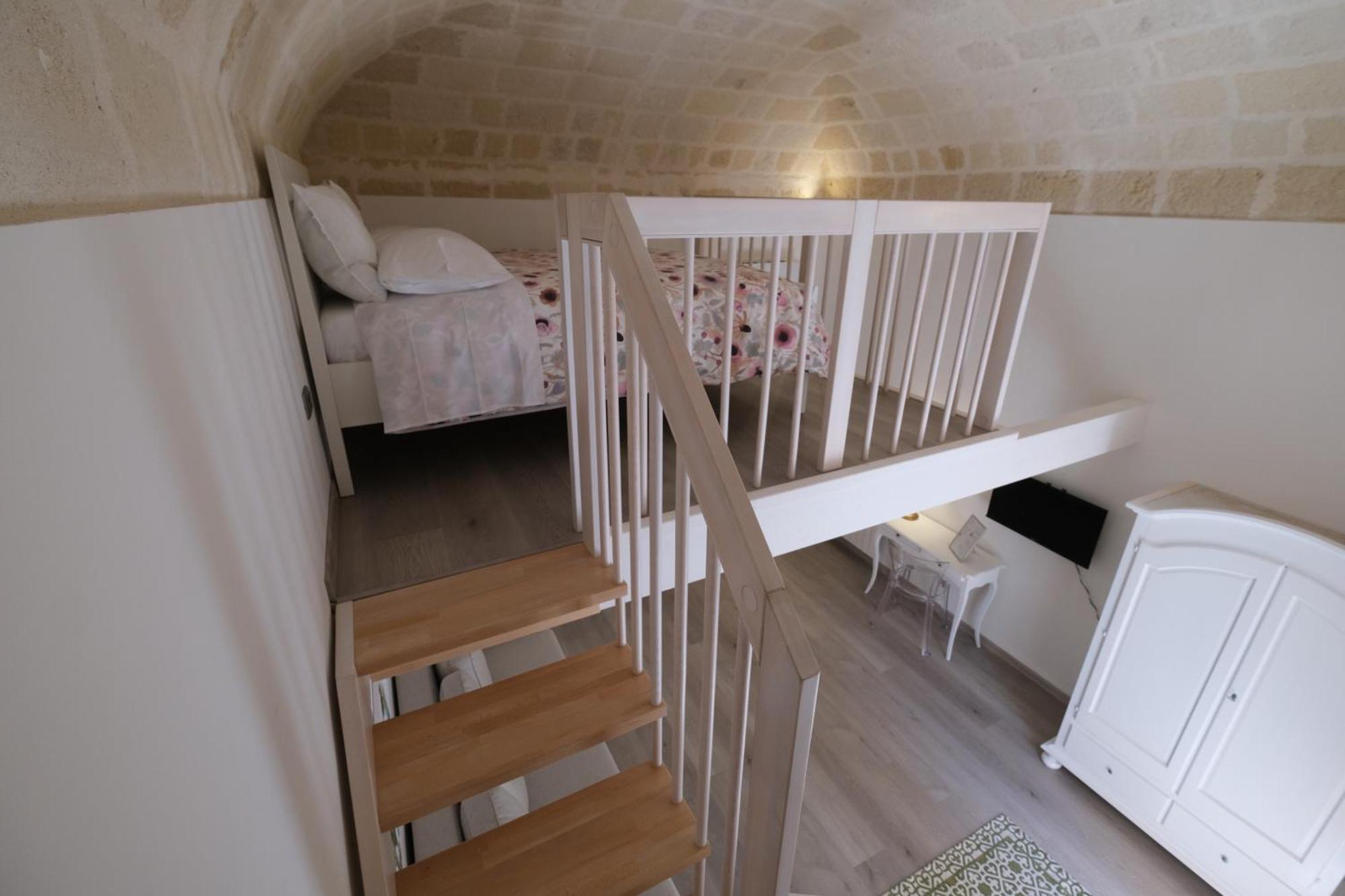 Il Poggiolo Fiorito Hotel ตารันโต ภายนอก รูปภาพ